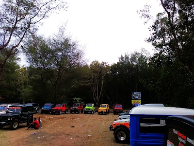 Photos of Cemara Cave parking area