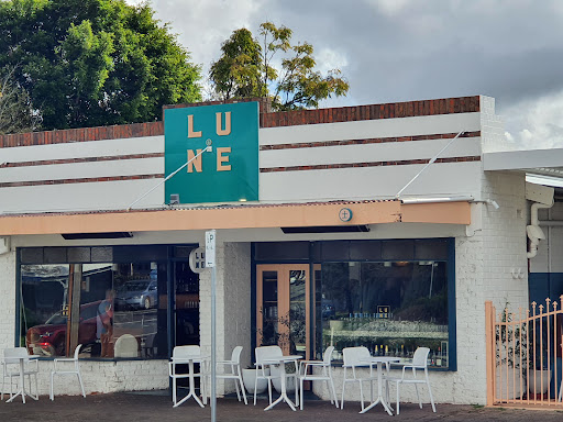 Lune Bar & Eatery