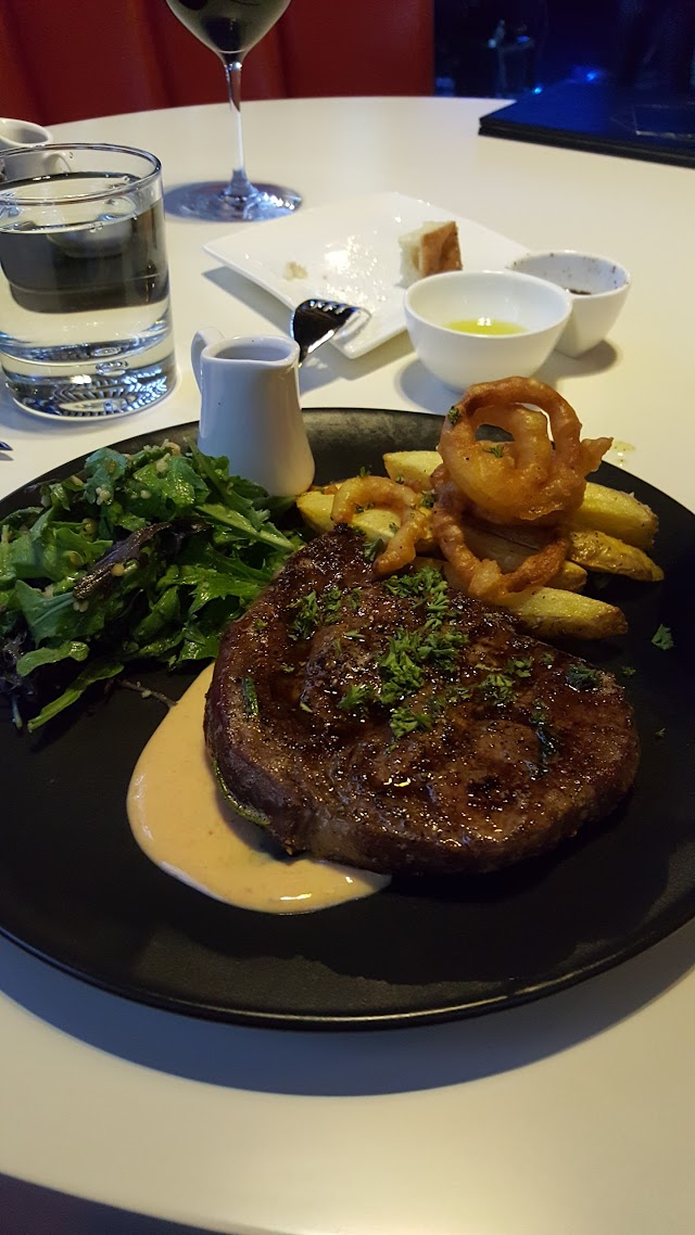 Halo Bar & Restaurant
