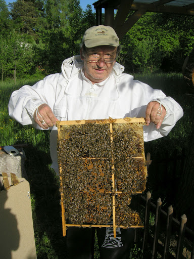 Graze, factory beekeeping equipment - Thumbnail