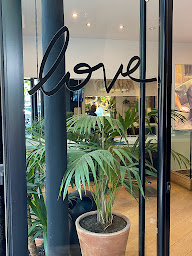 Photo n°7 de Romuald Creuzaud à Paris (Salon de coiffure)