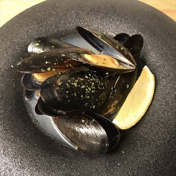 焼鳥とシャンパン カッシーワE-ma梅田店