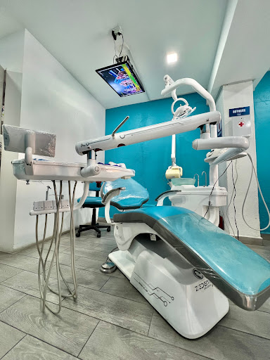 Brilla Expertos Dentales Logo