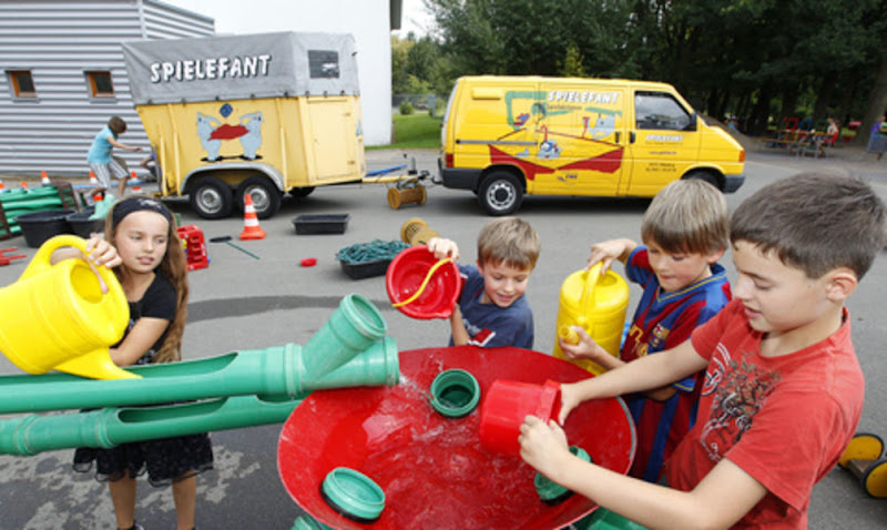 Spielmobil Spielefant photo