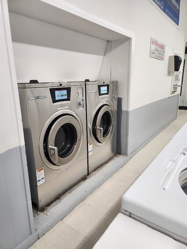 Oxford Street Laundry Coin-Op facility with washing machines in Cambridge