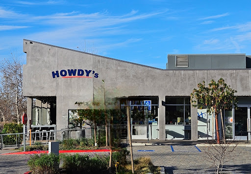 Howdy's - Visual