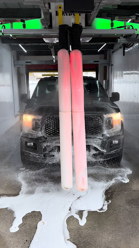 E&M's Family Car Wash