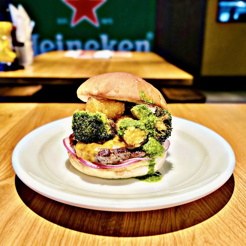 THE CHEATDAY SAPPORO（ザ チートデイ 札幌）ｱﾒﾘｶﾝｼﾞｬﾝｷｰﾊﾞｰｶﾞｰ専門店