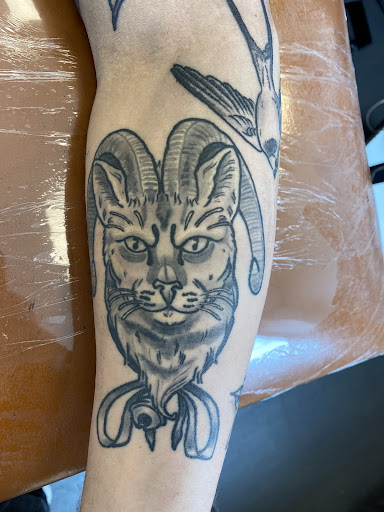 Worship Tattoo i Bläckverkstaden Mölnlycke - Thumbnail