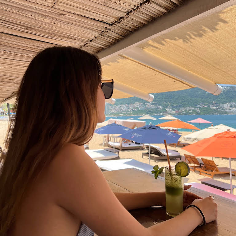 La Playita Santa Lucía - Restaurante Bar y Club de Playa en Acapulco