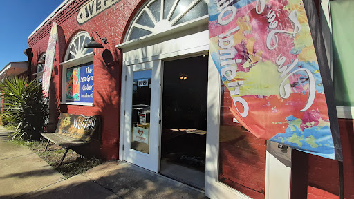 High Five Dive Bar - Visual