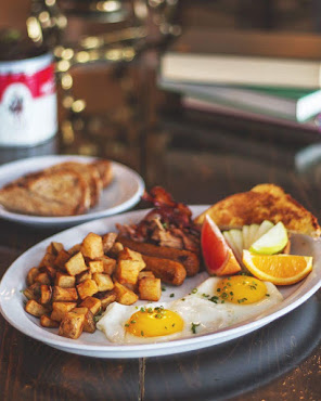 L'Gros Luxe Vieux-Longueuil by null