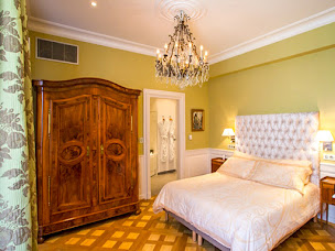 Photo n°12 de Symboles de France à Paris (Hôtel)