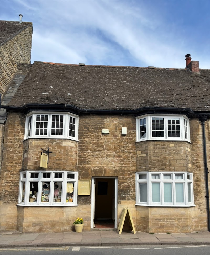 Bumble and Twig photo 3