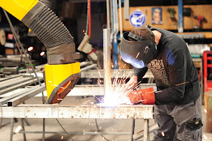 Photo n°7 de Azur Bâches & Stores à Hyères à Hyères (Fournisseur de bâches pour camion)