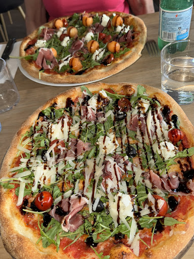 Photo 4 - Bella pizza