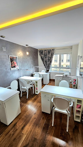 Provoque - school make-up and styling