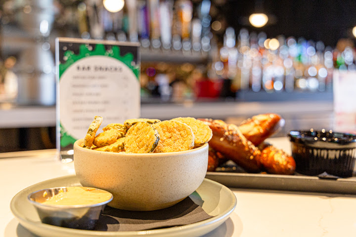 Plymouth G Pub by null