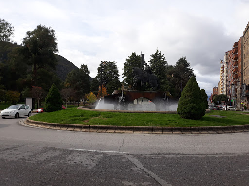 MONUMENTO AL "CABALLERO TEMPLARIO" - Thumbnail