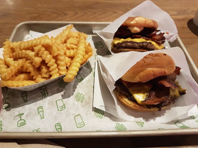 Shake Shack Fulton Transit CTR - Manhattan