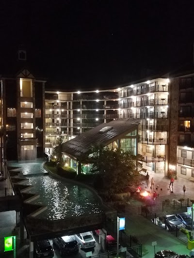 Photos of Gatlinburg Town Square