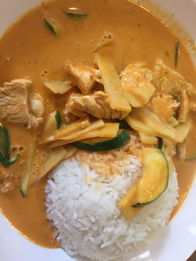 Kao Niaw Ping Kai Restaurant