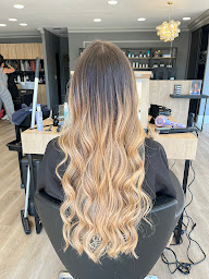 Photo n°21 de Studio avenue à Marignane (Salon de coiffure)