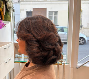 Photo n°4 de YONI COIFFURE - PARIS 7 à Paris (Salon de coiffure)