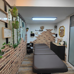 Photo n°6 de Enhanced with Margo à La Seyne-sur-Mer (Institut de beauté)