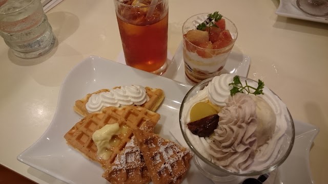 Four Seasons Cafe