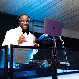Photo n°1 de DJ Crystal Events à Paris (Disc-jockey)