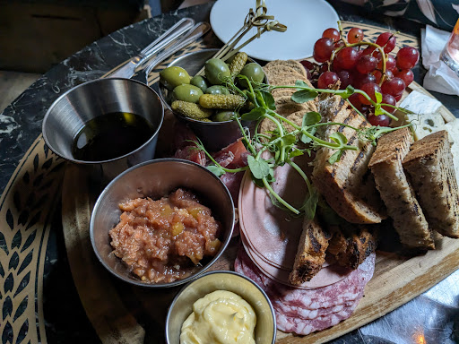 The Bon Vivant - Thumbnail