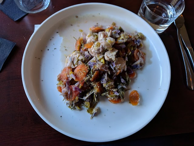 Le Bouche à Oreille