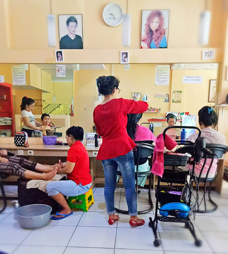 Reinza Salon + Make Up + Spa