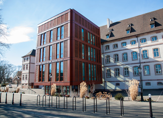 Comentarii opinii despre Pôle Média Culture Edmond Gerrer