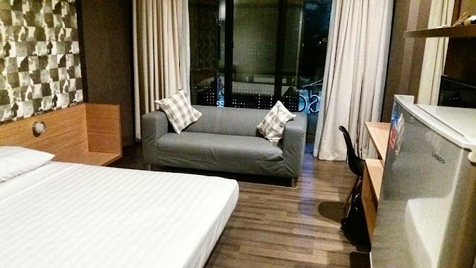 Upscale Suites, Author: Muhammad Ridho Fazri