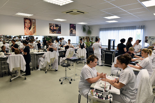 School Terrade Brive-La-Gaillarde - Training Esthétique, Coiffure, Makeup & Spa - Thumbnail