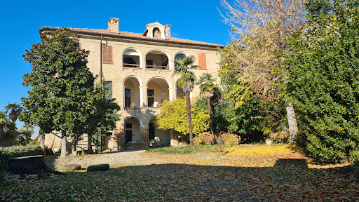 CASTELLO DI NEIVE Visite, degustazioni e acquisti - Enoteca La Casetta del Castello - Thumbnail