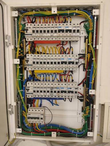 "Ghar ki wiring mein short circuit ka darr? post image