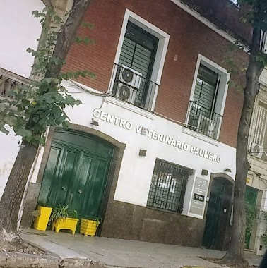 Veterinary Center Paunero, Author: Miguel Angel Padilla