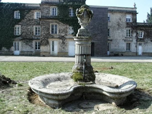 Photo n°3 de Cheminée marbre et matériaux anciens - Claude Augustin à Les Chères (Magasin d'antiquités)