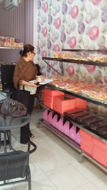 Love Bread Bakery & Cafe, Author: Becik Wastane