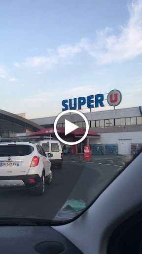 Photo 2 - Super U et Drive