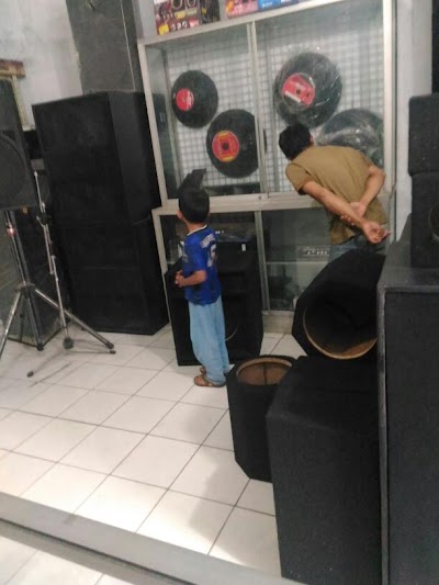 electronics-store