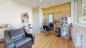 Photo n°7 de LR coiff coiffure énergétique/ Coloration végétale à Annecy (Salon de coiffure)