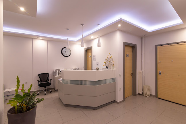 Αντώνης Τηνιακός | Γύψινες κατασκευές - Μυτιλήνη