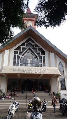 Gereja HKBP Cijantung, Author: Hillàry Simamora