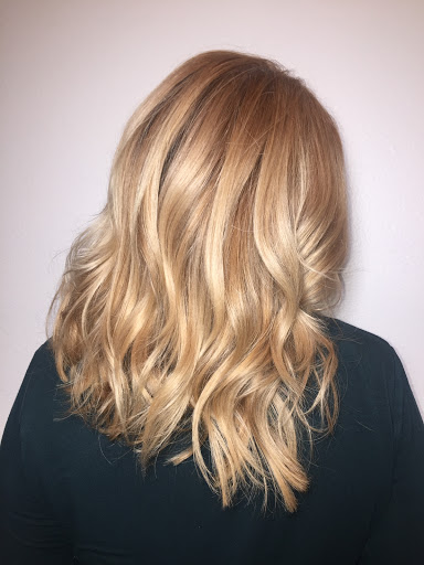 Erika Gold at Salon Studios - Thumbnail