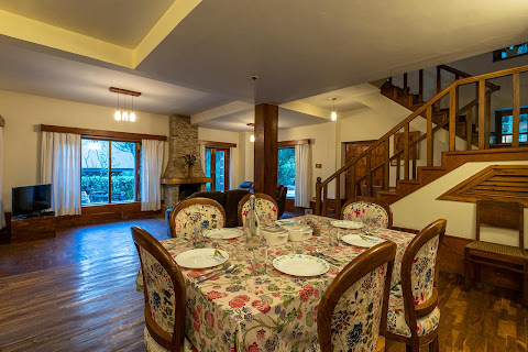 StayVista at Casa Bella Vista in Manali | 6 BHK Luxury Holiday Home by null
