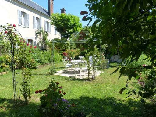 Photo de Il était une fois un jardin - chambre d'hotes à proximité de Guédelon, du musée Colette et du Chateau de Saint-Fargeau. à Saint-Fargeau (89170)